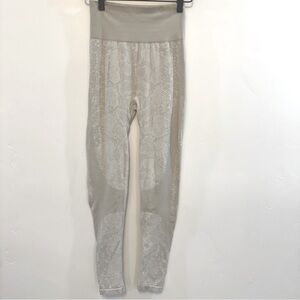 VARLEY cream & grey snake print legging